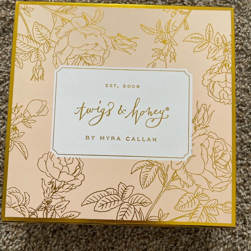 Twigs and honey veil